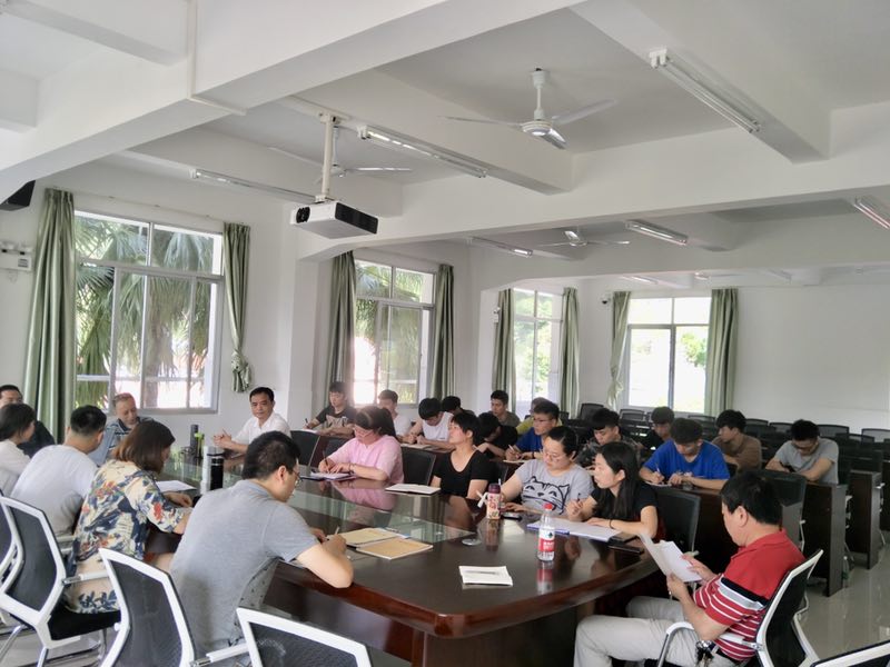 机电党支部第一次党员大会2.jpg 机电党支部第一次党员大会2.jpg